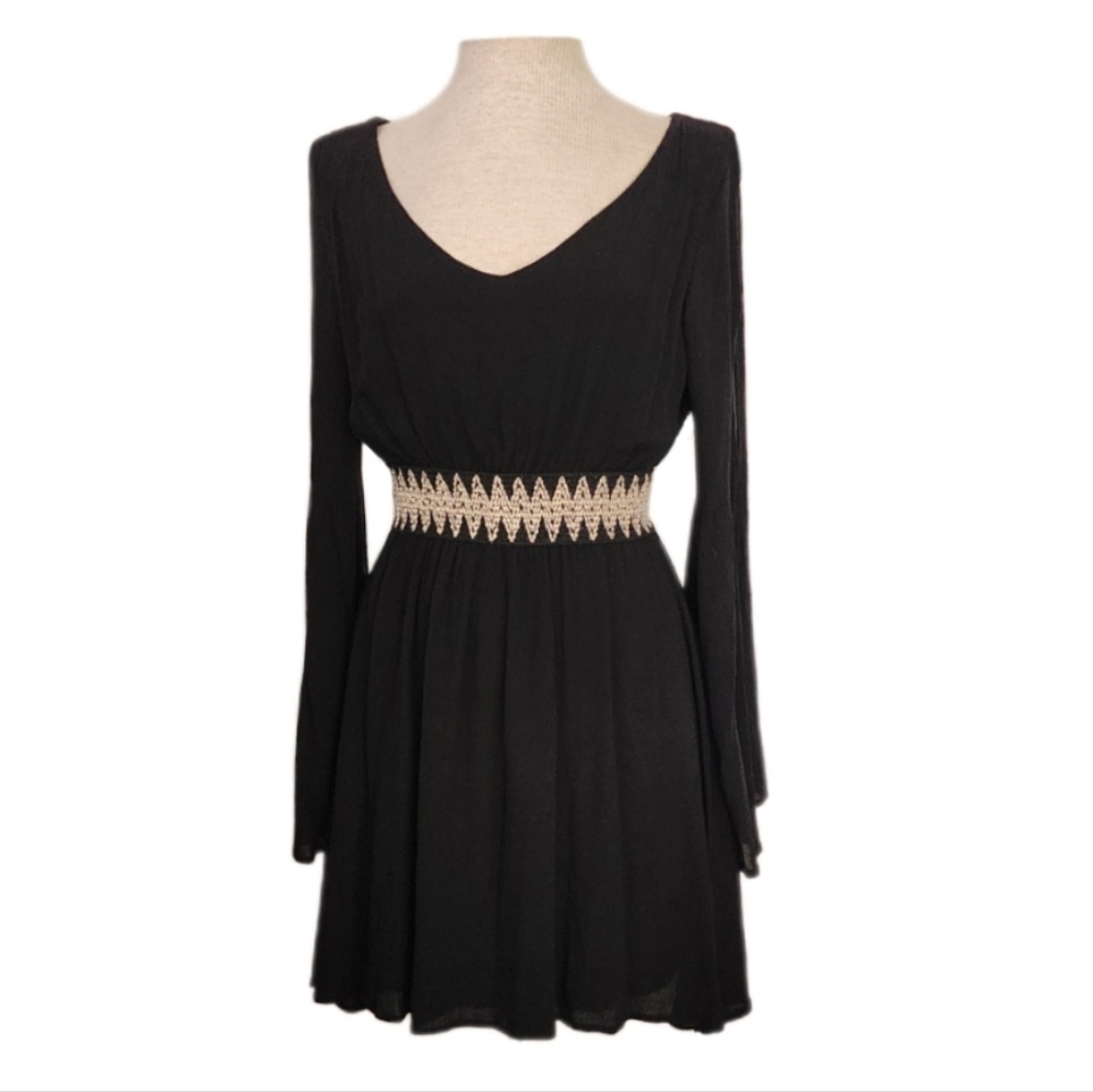 Jella Couture Dress Slit and Bell Sleeve V-Neck A-Line Black Size XS